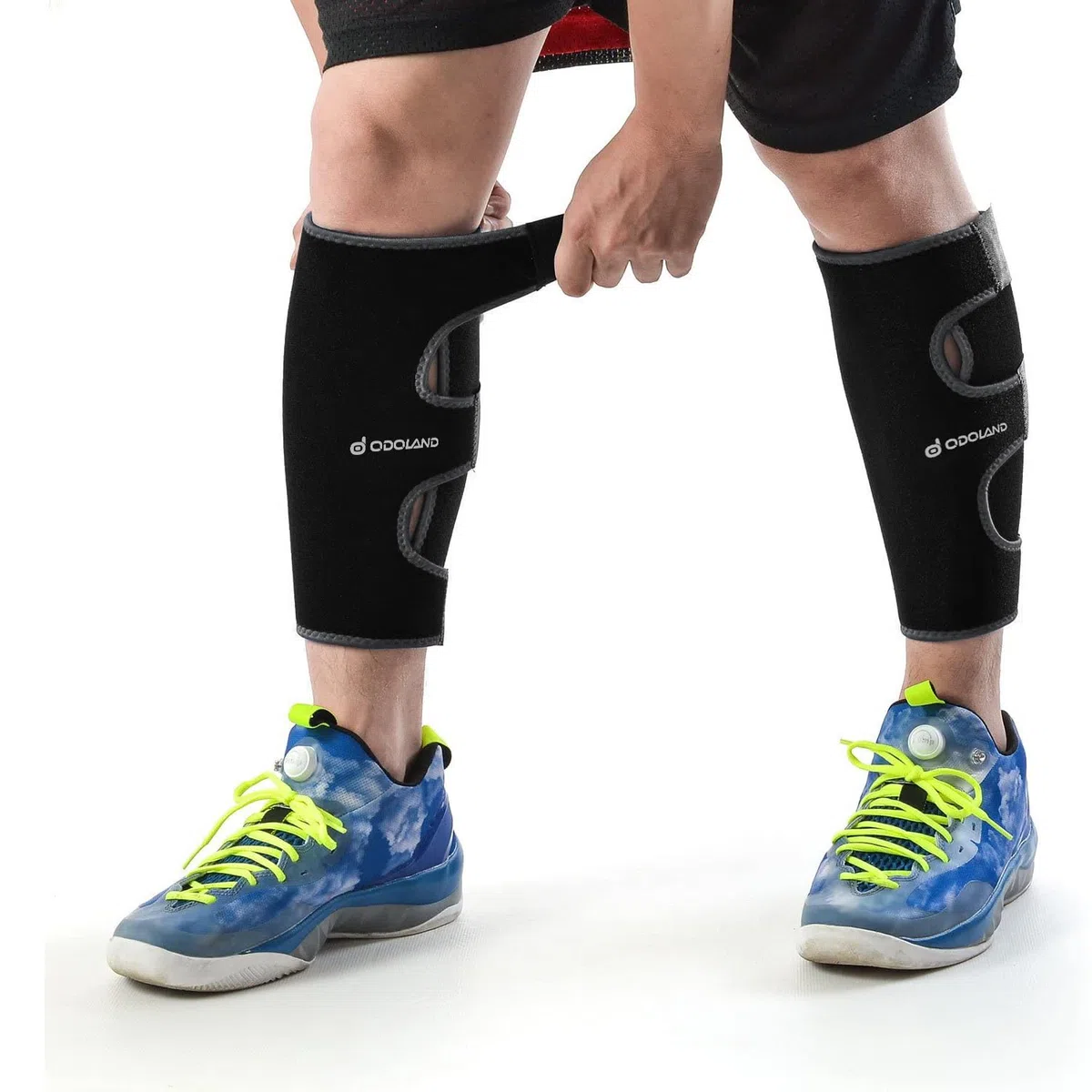 Odoland Coppia di Vitello Compressione Manica - Polpaccio Calzini di Compressione Formato Universale -Alleviare Il Dolore delle Gambe - per Correre - Aumenta la Circolazione di Sangue Nero