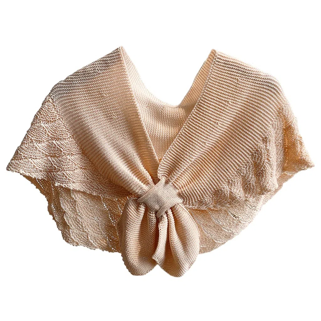 Scialle dell'uncinetto delle donne Avvolgere le scale di pesce a maglia tinta unita Poncho annodato sciarpa del capo
