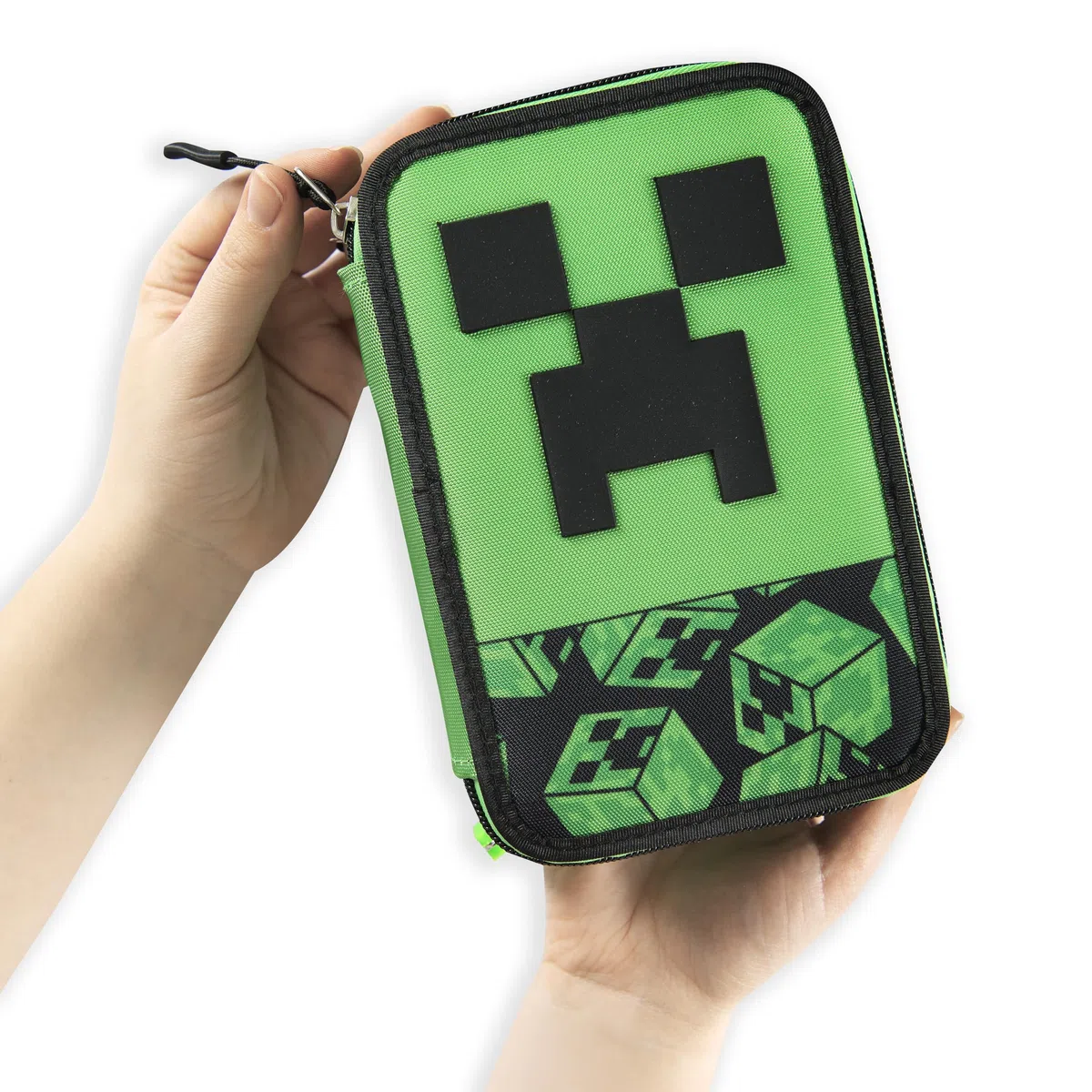 MINECRAFT - Astuccio Scuola Ufficiale Minecraft, Astuccio 3 Scomparti Bambini e Ragazzi con Set Cancelleria Incluso, 5 Etichette Adesive Portanome e Pratica Chiusura a Zip, 13x20Hx7 cm