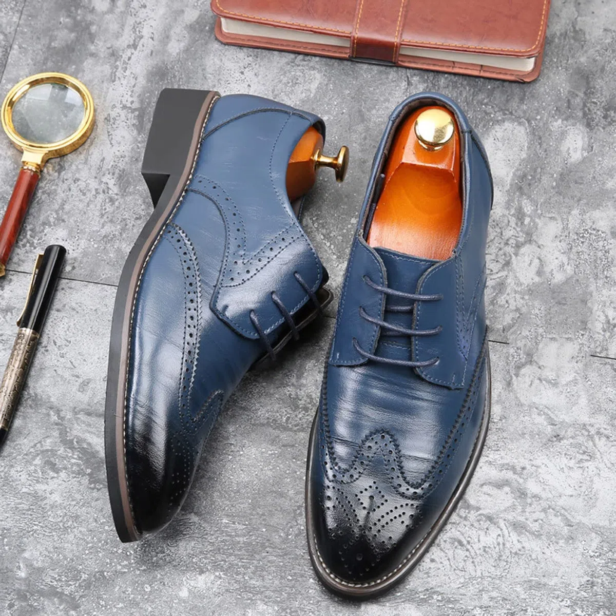 Scarpe da lavoro da uomo, classiche Oxford, da sposa, larghe, in pelle, con lacca, eleganti, leggere, con lacci