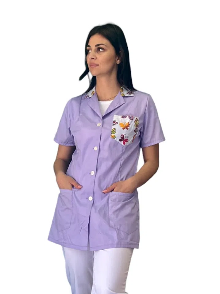Camice da Lavoro Donna per Maestra Asilo Scuola Materna Lilla Butterfly Divisa Personalizzata con nome per Imprese di Pulizia Alimentari Macelleria