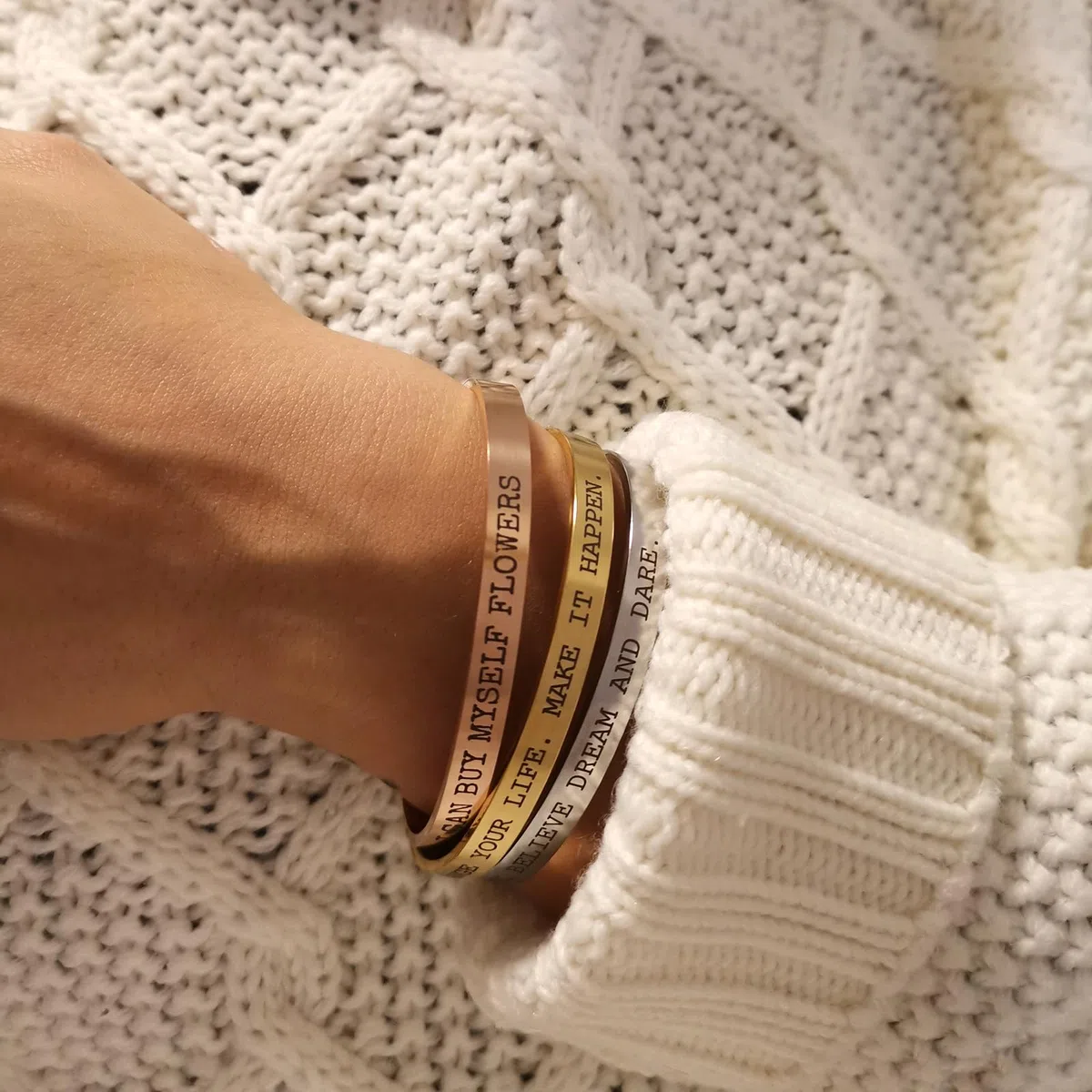 ALMENDRA Bracciale da donna uomo personalizzato con frase incisione nome rigido in acciaio personalizzabile amiche braccialetto regalo