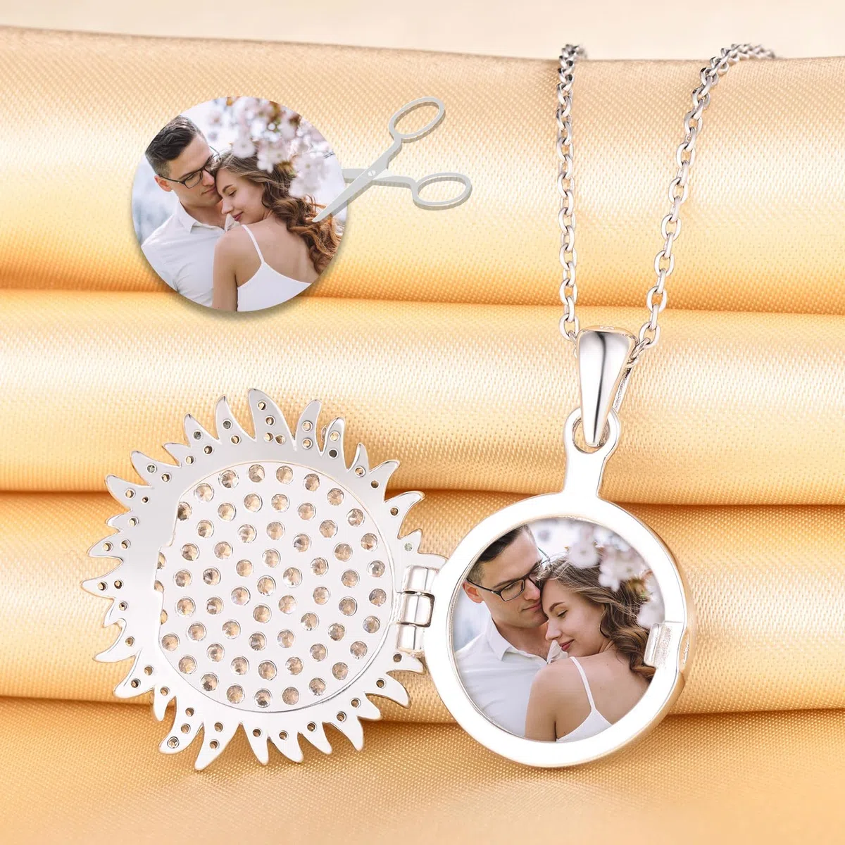 Collana Foto Personalizzata in Argento 925 Medaglione Solare per Donna, Ciondolo a forma di Sole Portafoto con Zirconi, Regalo Gioielli per Fidanzata Madre Figlia
