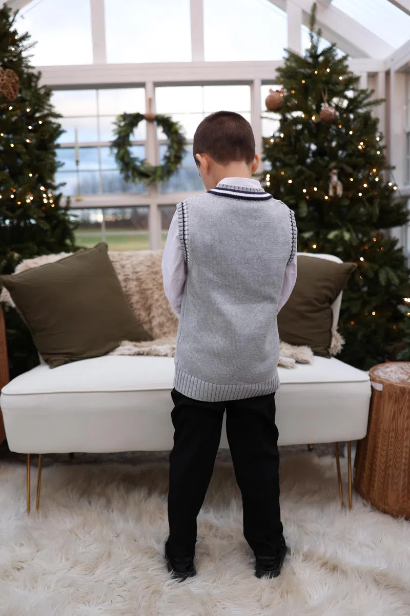LOLANTA Gilet a Maglia con Scollo a V per Bambini e Bambine, Maglione Senza Maniche in Maglia, Maglieria da Scuola, Pullover per Ragazzi 5–11 Anni