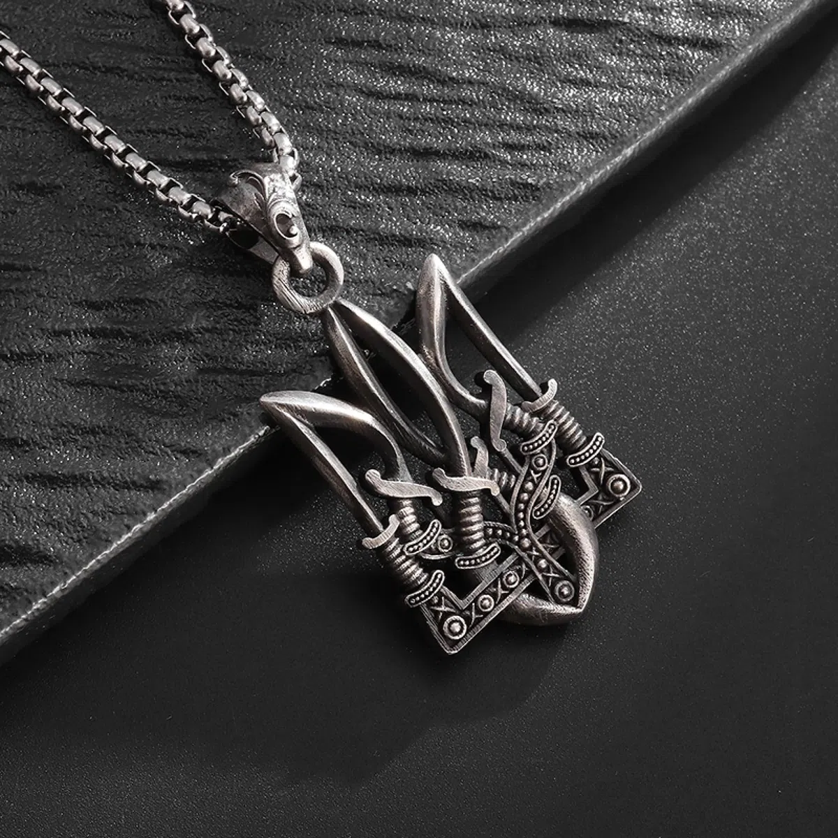FFZHZHF Collane da uomo Gioielli da donna Retro Punk Nettuno Po eidon Collana con tridente Ucraina Emblema nazionale Ciondolo adatto per uomo Gioielli alla moda alla moda Acce orie Regalo