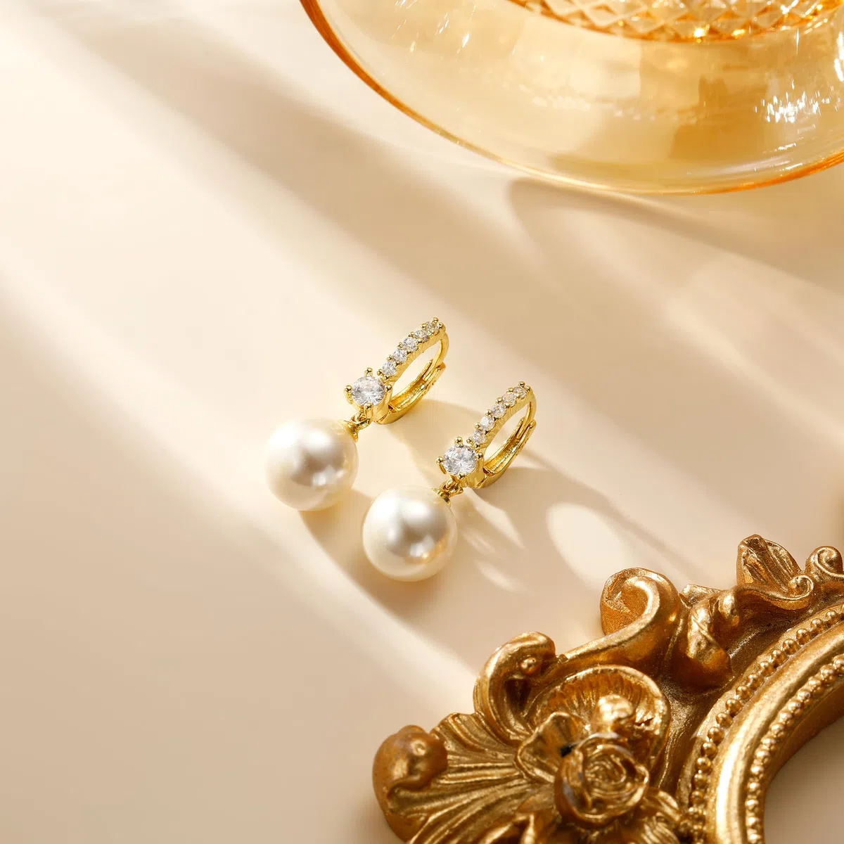 Kesaplan Orecchini con perle per donne e ragazze, placcati in oro 14 K, ipoallergenici, con zirconia cubica 5A, orecchini pendenti eleganti gioielli per regali