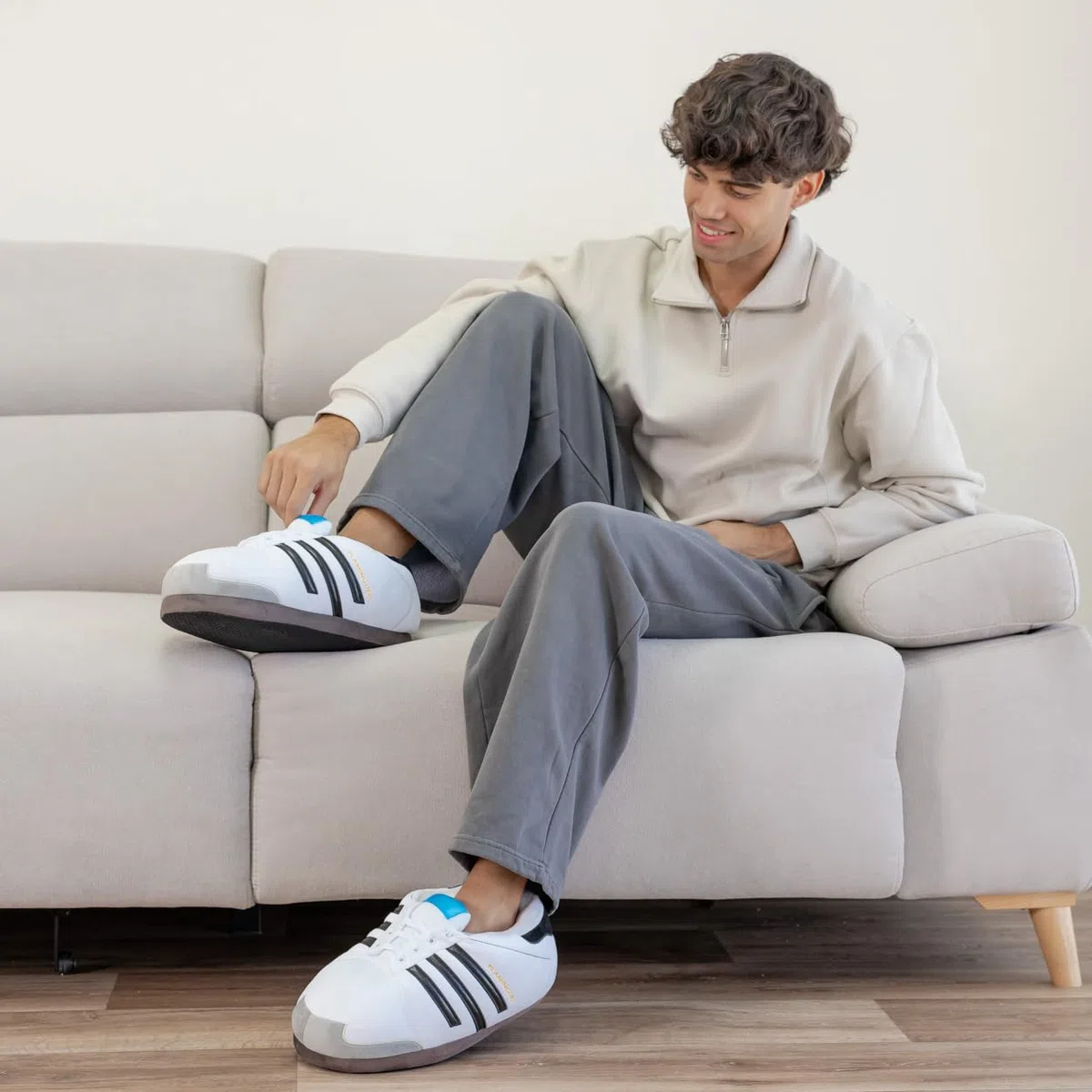 Flamingueo Pantofole Sneakers - Ciabatte Donna Invernali, Pantofole Uomo, Unisex, Ciabatte Invernali Uomo, Regali Divertenti, Taglia Unica