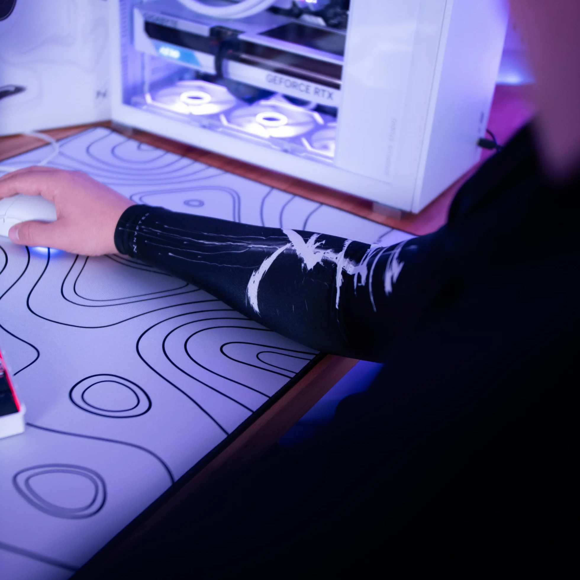 Nyfter - Gaming Arm Sleeve Premium Gaming Sleeve effetto anti-sudore regola la temperatura per migliorare le prestazioni nel gameplay