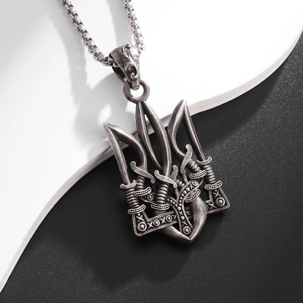 FFZHZHF Collane da uomo Gioielli da donna Retro Punk Nettuno Po eidon Collana con tridente Ucraina Emblema nazionale Ciondolo adatto per uomo Gioielli alla moda alla moda Acce orie Regalo