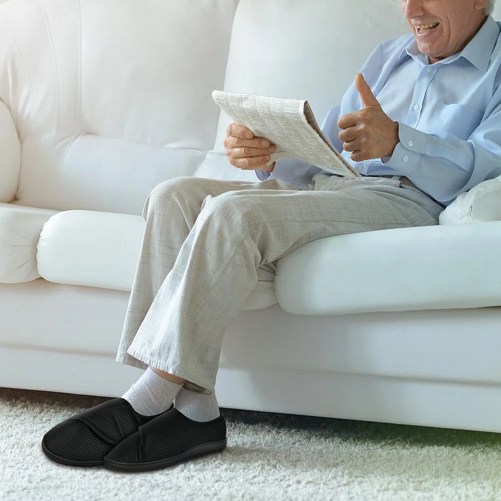 HOTUT Pantofola Uomo Elasticizzata con Strappo, Pantofole Uomo Estive Ciabatte da Anziani, Pantofole Casa con Strappo per Anziani, Diabetici e Piedi Delicati - Nero