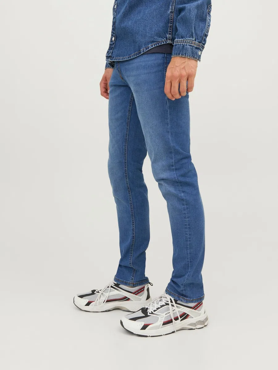 JACK & JONES Jeans Slim Vita Bassa e Tessuto Elastico, Gambe Strette all'orlo.