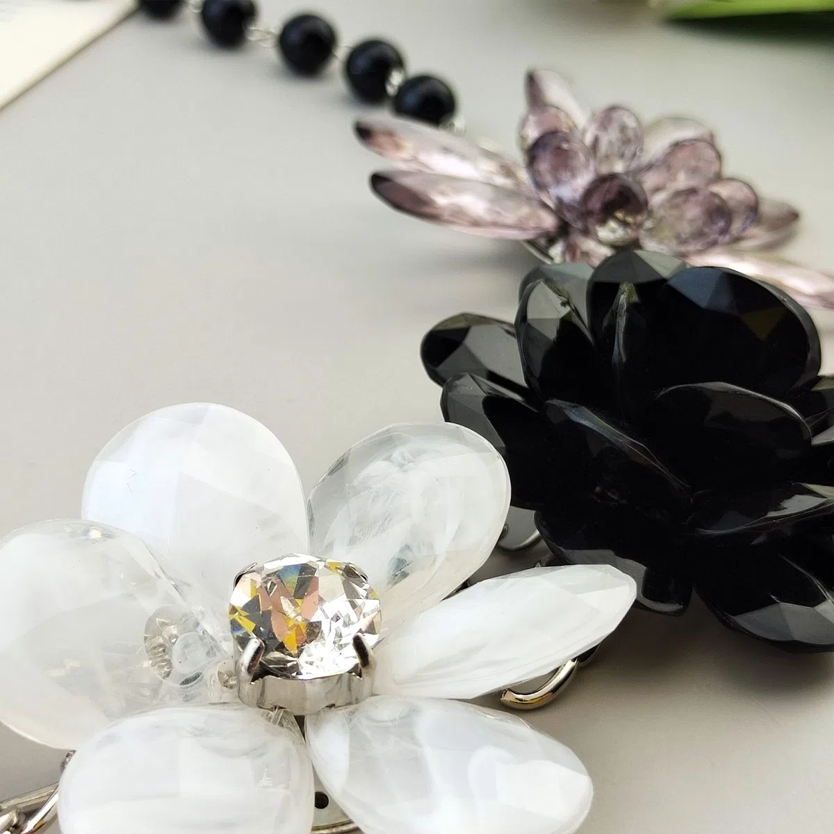 Bocar 5 fiore intrecciato cristallo Statement Chunky collana Bib collare gioielli di perle per le donne (NK-10127)