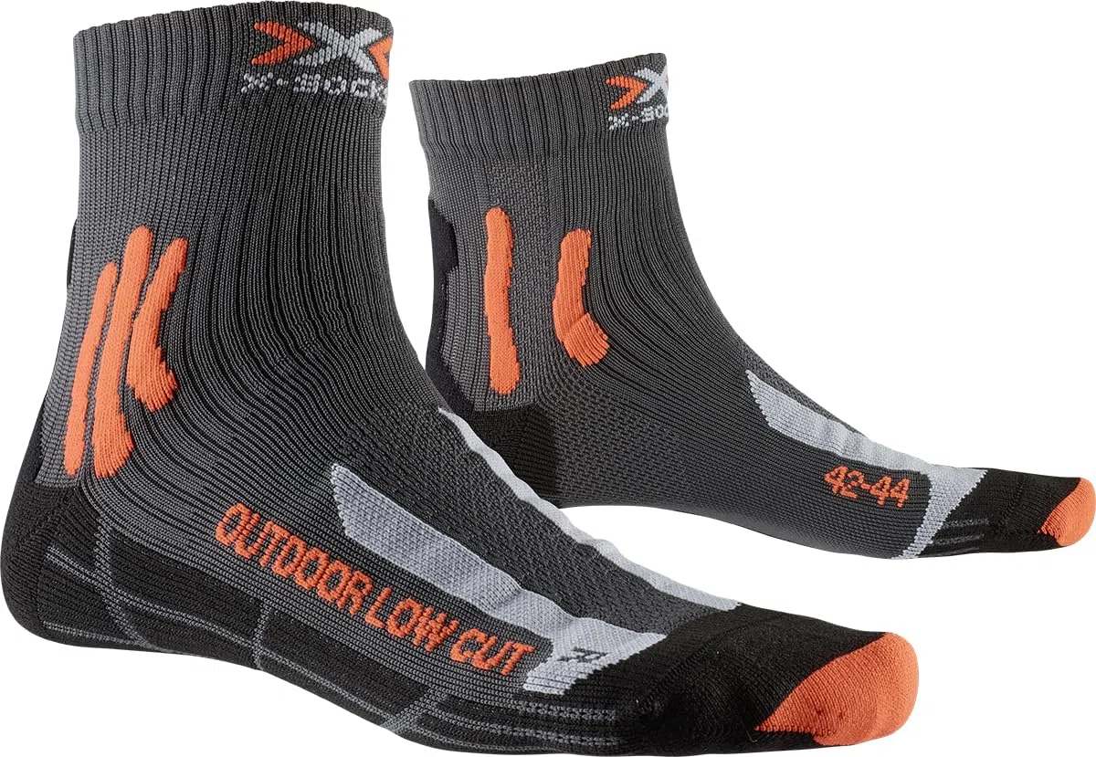 X-Socks Unisex Trek Calze Basse, ideale per le attività all'aperto e le escursioni prolungate, con maggiore comfort e protezione dalle vesciche - Antracite/Rosso, 39-41
