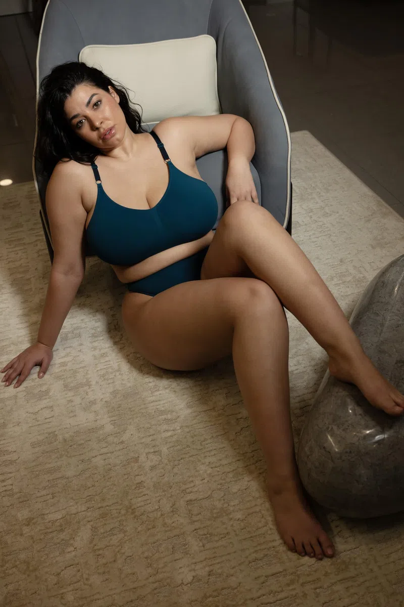 LEELA LAB Reggiseno Senza Ferretto Donna Taglie Forti, Comodo e Versatile con Spalline Regolabili, Realizzato con Tecnologia Seamless Senza Cuciture - Made in Italy