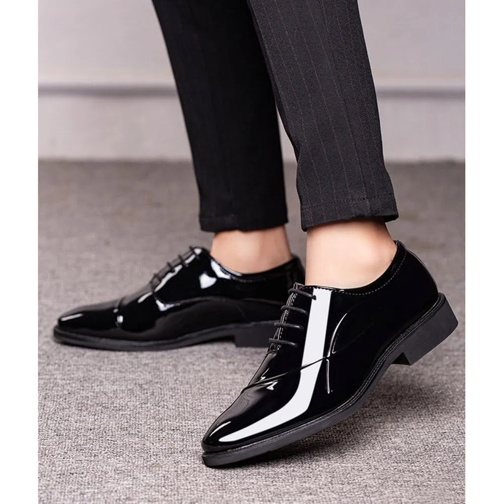Scarpe Oxford Uomo Eleganti Derby Stringate Lucide con Punta in Pelle Verniciata Antiscivolo Low Top Antiscivolo Prom