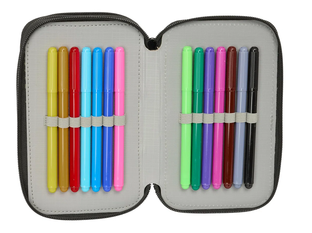 ONE PIECE - Astuccio scuola con 37 utili inclusi, astuccio per bambini, ideale per bambini dai 5 ai 14 anni, comodo e versatile, qualità e resistenza, 12,5 x 5,5 x 19,5 cm