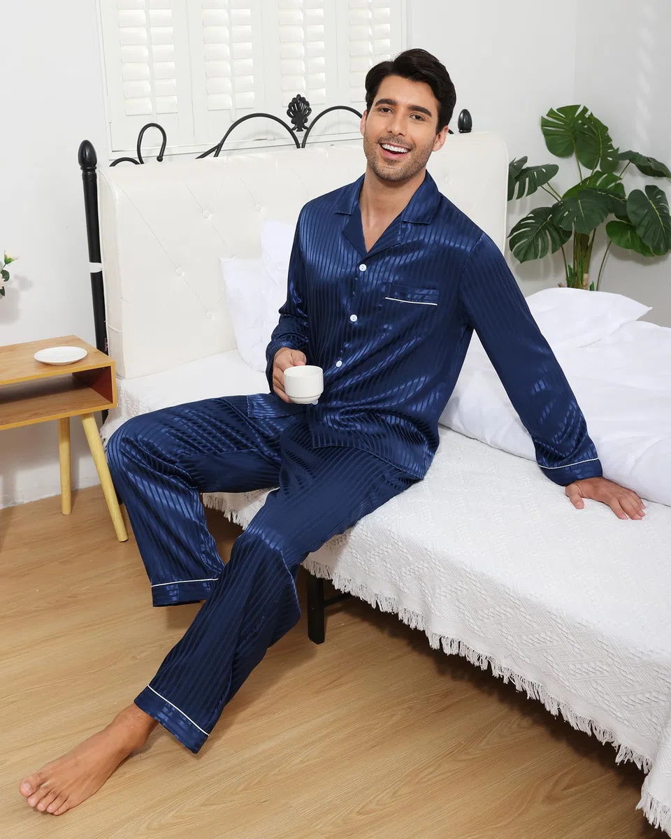 Pigiama da Uomo in Raso di Seta, Due Pezzi Set Completo con Camicia a Maniche Lunghe Bottoni e Pantaloni Eleganti con Tasche Abbigliamento Casa di Lusso