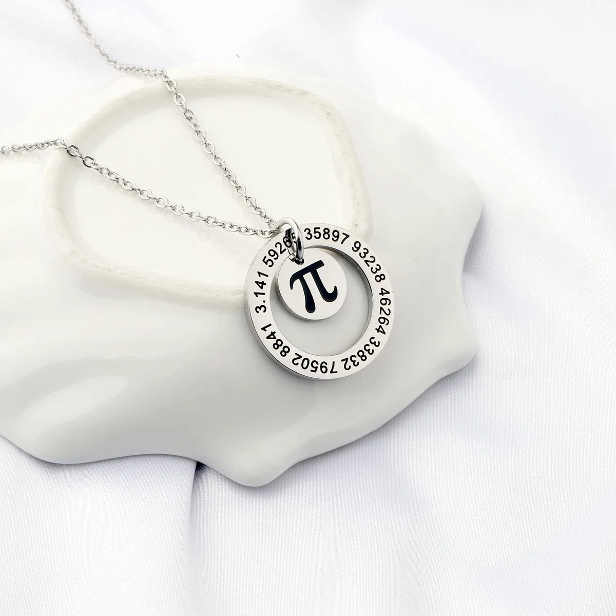 FUSTMW Matematica collana simbolo matematica ciondolo collana matematica gioielli regali matematica numero simbolo scienza matematica regali matematica, Large, Nessuna pietra preziosa