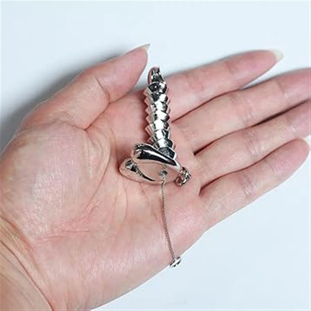 Divertente ciondolo con pene erettile, collana sexy a forma di stelo creativo, collana personalizzata con ciondolo creativo per il sesso, regalo per ornamento con ciondolo in piedi per ragazze