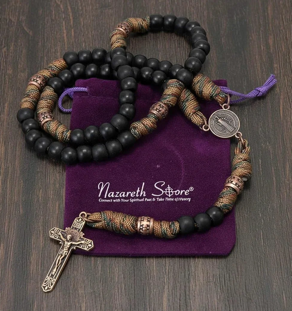 Nazareth Store Bronzo antico San Benedetto Rosario Paracord Nero opaco Perline robuste Rosario Collana con filo forte con croce INRI