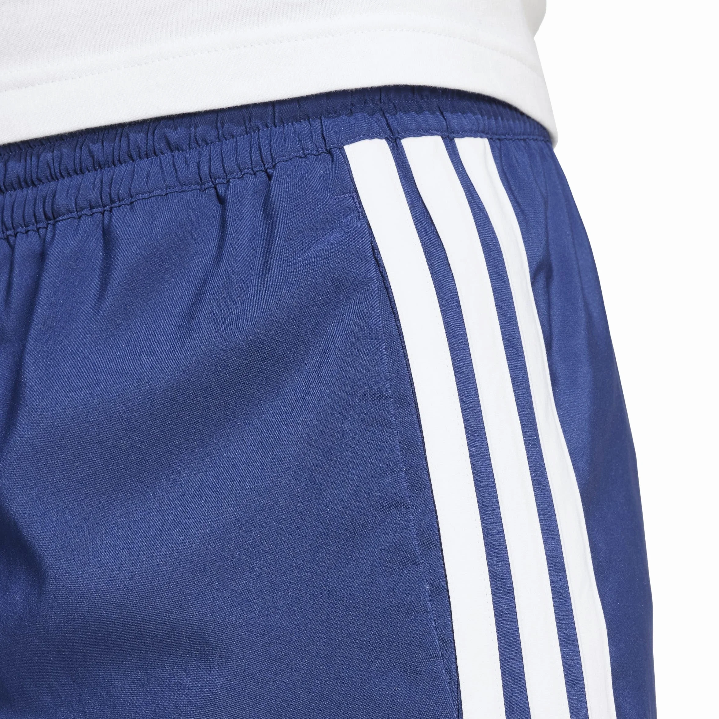 Adidas Uomo Essential Three Stripes Chelsea Short