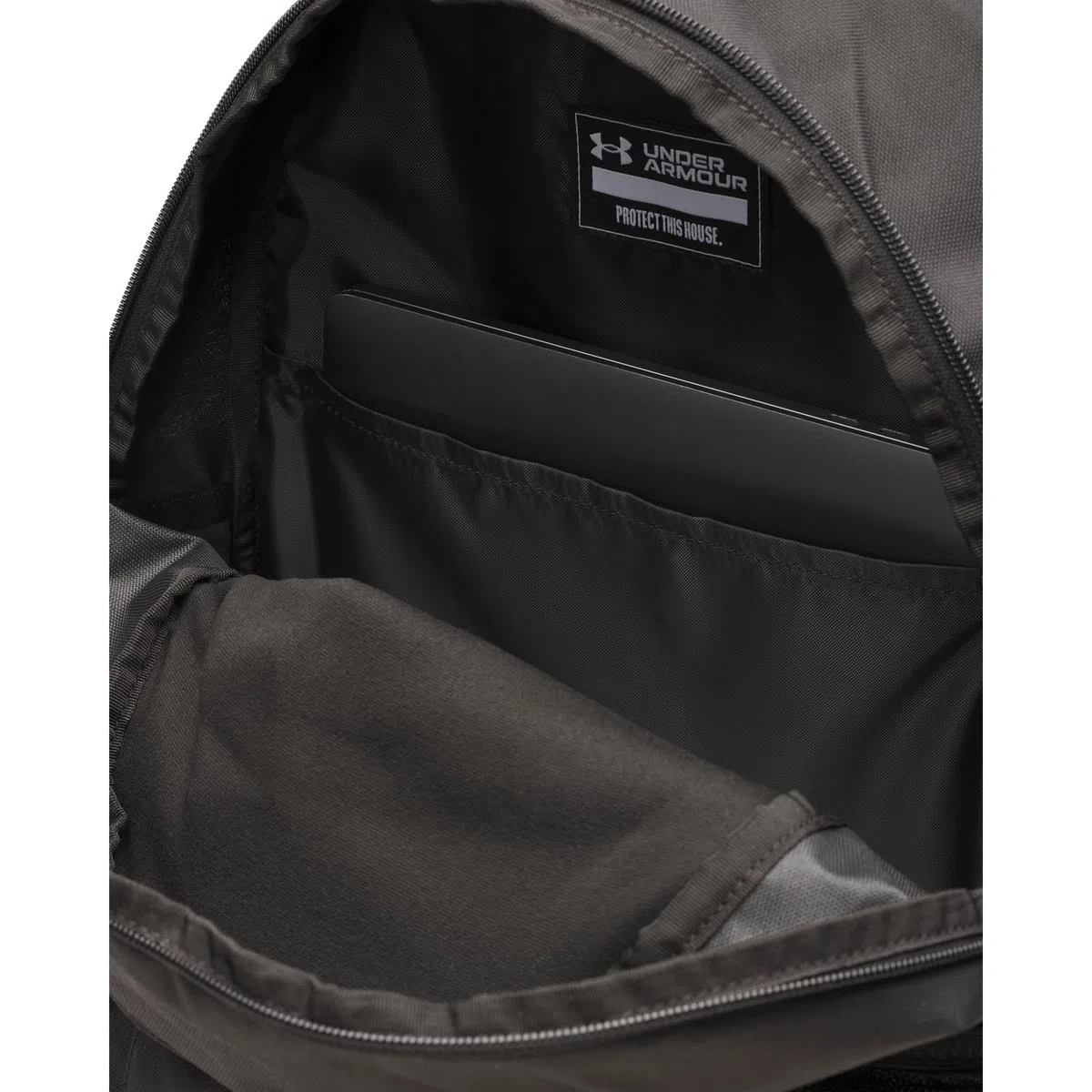 Under Armour Unisex Hustle Lite Backpack, Zaino sportivo resistente e con design idrorepellente, Zaino palestra pratico con pannello inferiore rinforzato,Black/Castlerock,OSFM