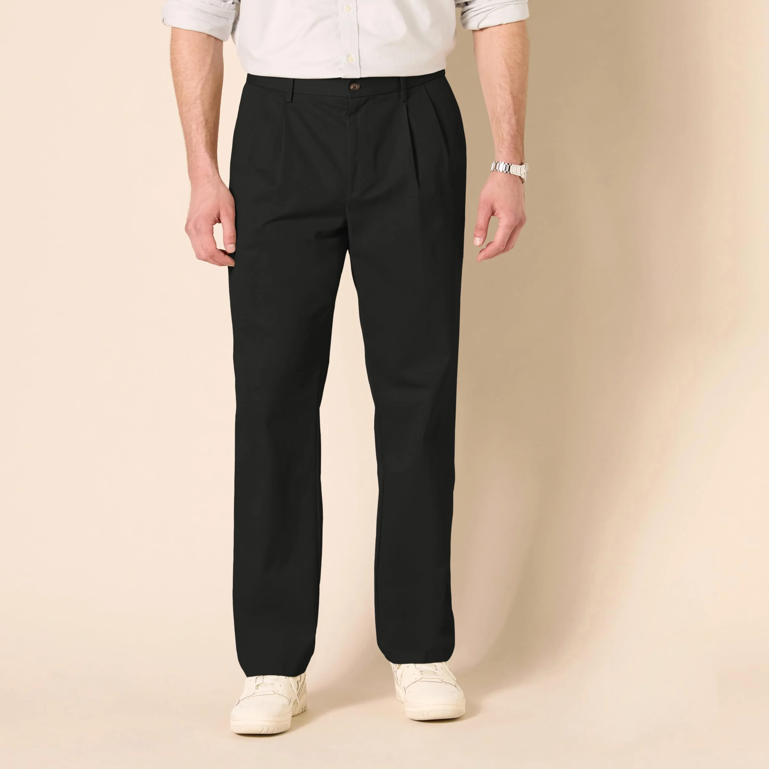 Amazon Essentials Pantaloni Chino Plissettati Anti-Piega, Vestibilità Classica (Disponibili in Taglie Forti) Uomo