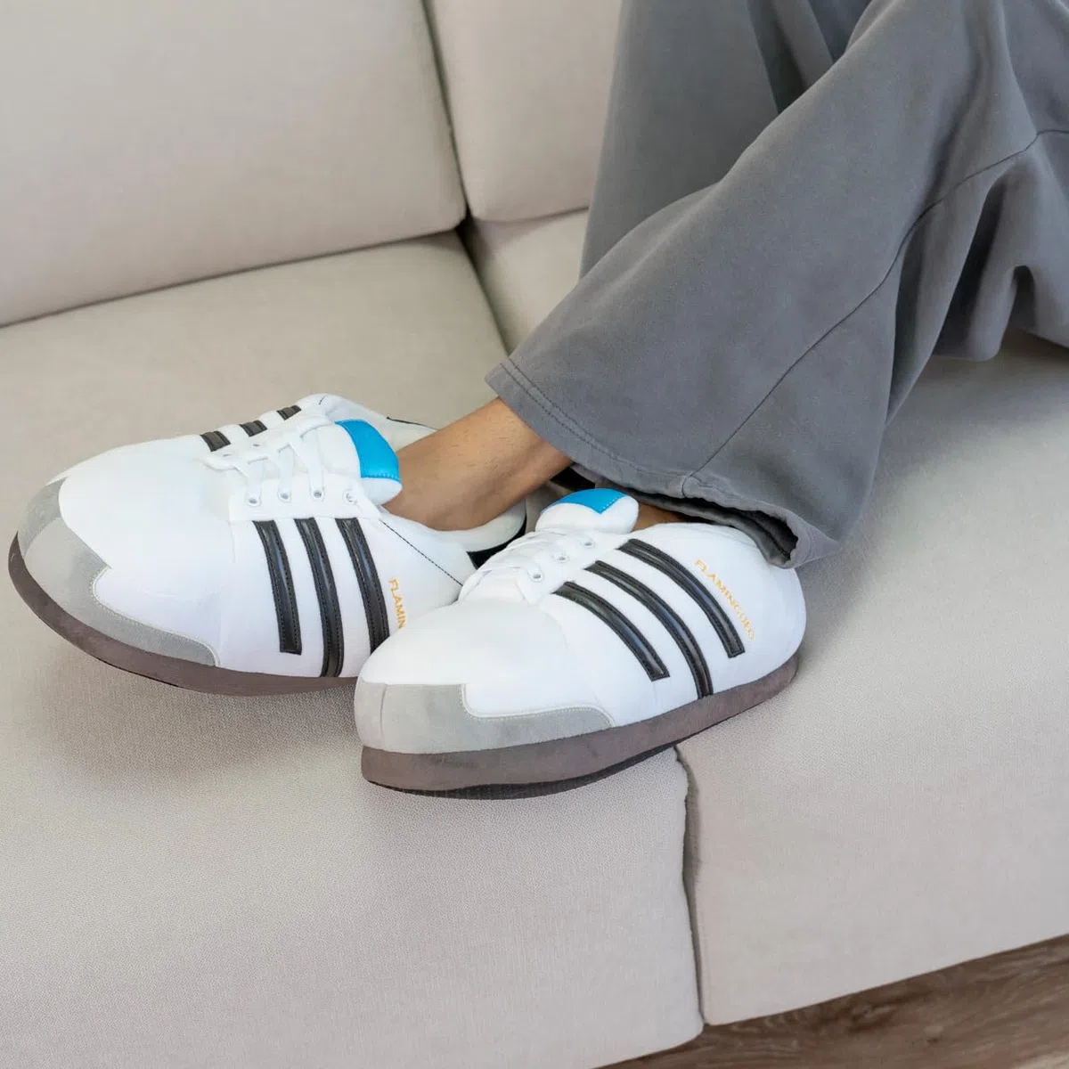 Flamingueo Pantofole Sneakers - Ciabatte Donna Invernali, Pantofole Uomo, Unisex, Ciabatte Invernali Uomo, Regali Divertenti, Taglia Unica