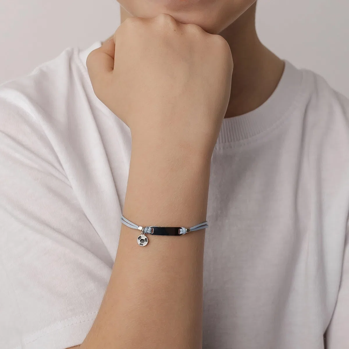 Sakrami Bracciale Argento 925 Bimbo Cordoncino Azzurro Pallone da Calcio Piastrina Incidibile Kids Collection + Confezione Regalo Personalizzata - Braccialetto per Nascita Comunione o Battesimo